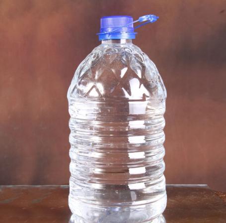 موارد استفاده از بطری ۴ لیتری پلاستیکی